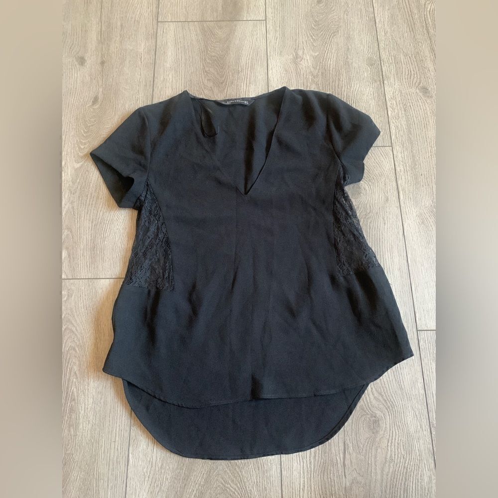 Zara woman’s top used with laced design on bilateral sides